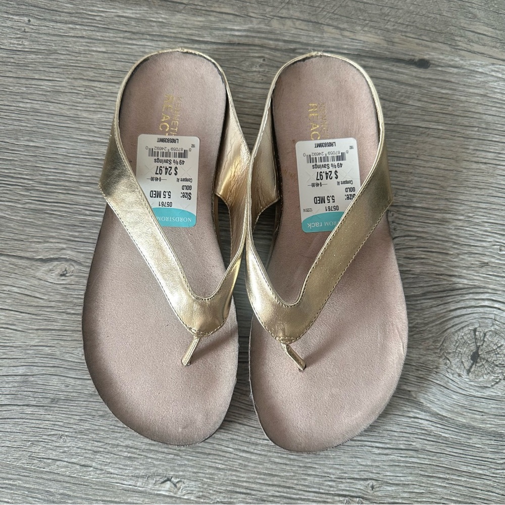 Gold Women’s Thong Sandals with Cushioned Footbed Size 5.5